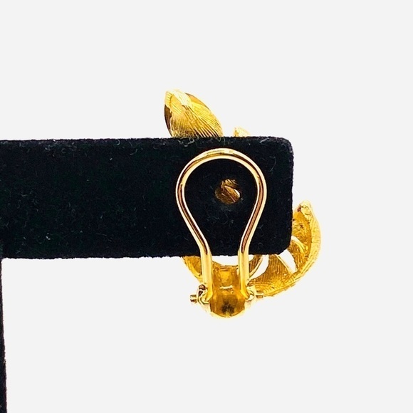 Clip Ons Earrings Gold Tone Pink Crystals - Picture 13 of 15